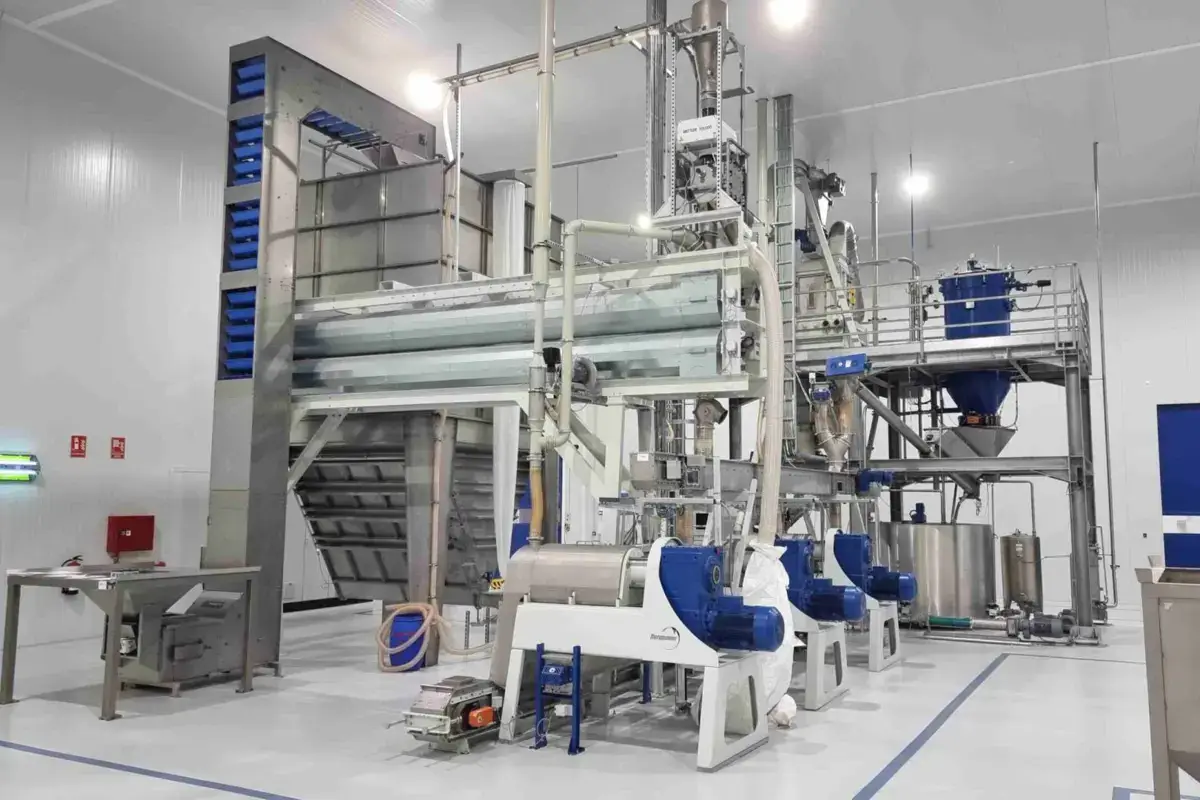 Industrial processing installation